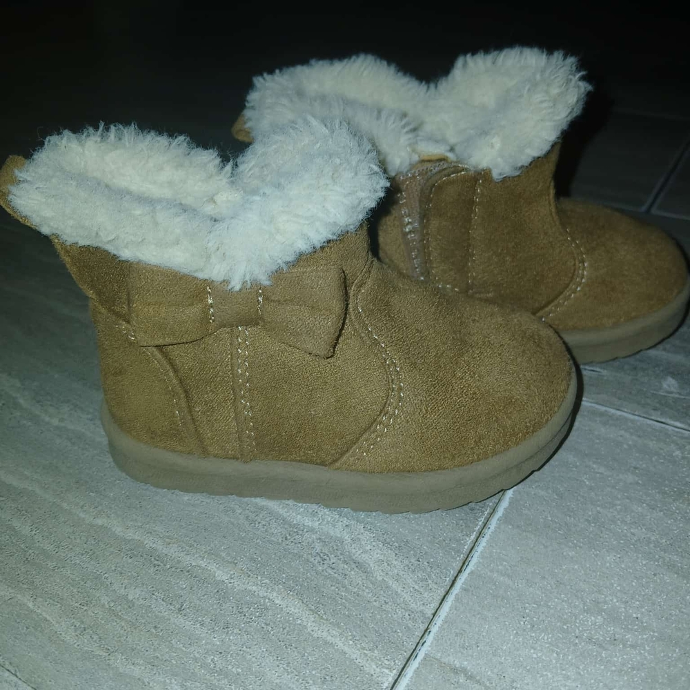 Wonder Nation Tan Kids Boots with Faux Fur